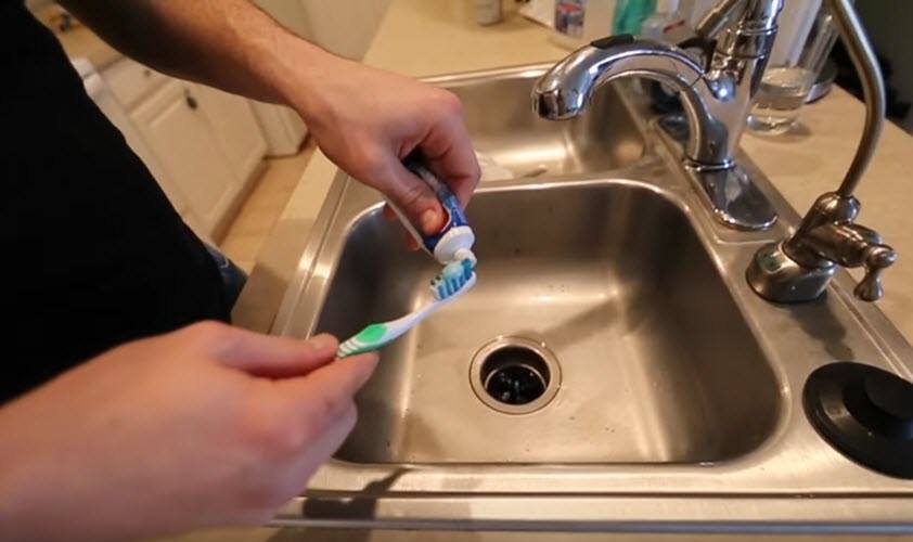 using-the-wrong-toothbrush