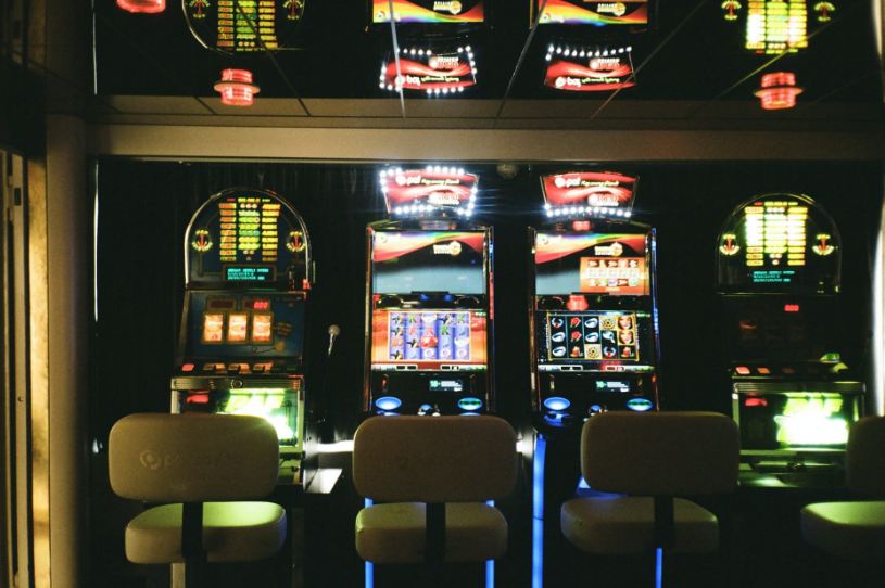 How Slot Machines Work And Why You Should Think Twice Before Playing Them